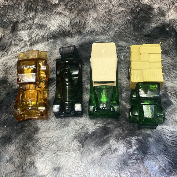 Vintage AVON 4 Car Cologne Bottles Empty Green and Amber Glass - Picture 5 of 16